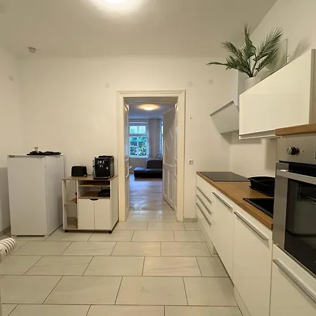 Modern - Altstadt & Parkplatz Мелк
