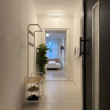 Modern - Altstadt & Parkplatz * Мелк